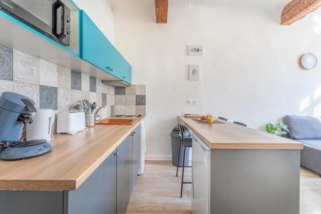 Studio Place Cardeurs Aix-en-Provence 0*,  France