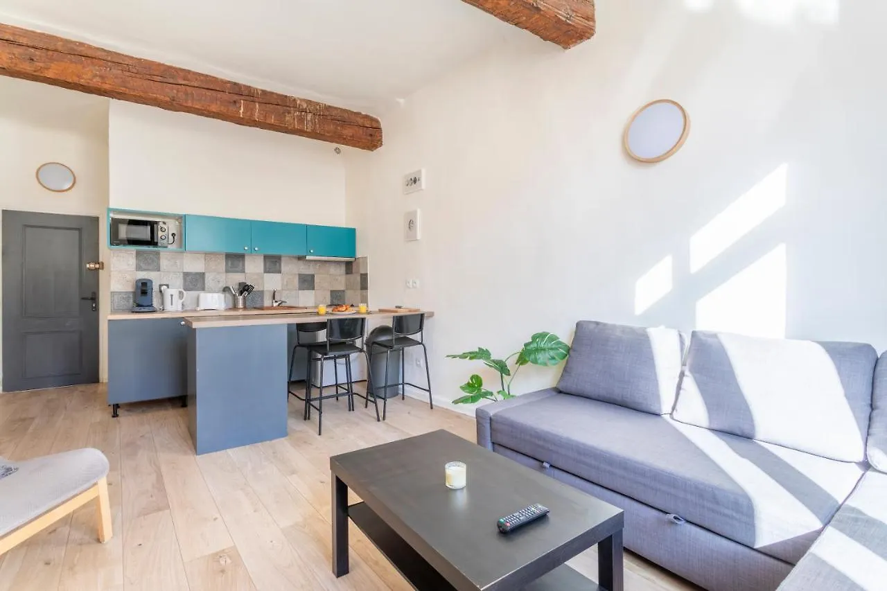 Studio Place Cardeurs Aix-en-Provence France