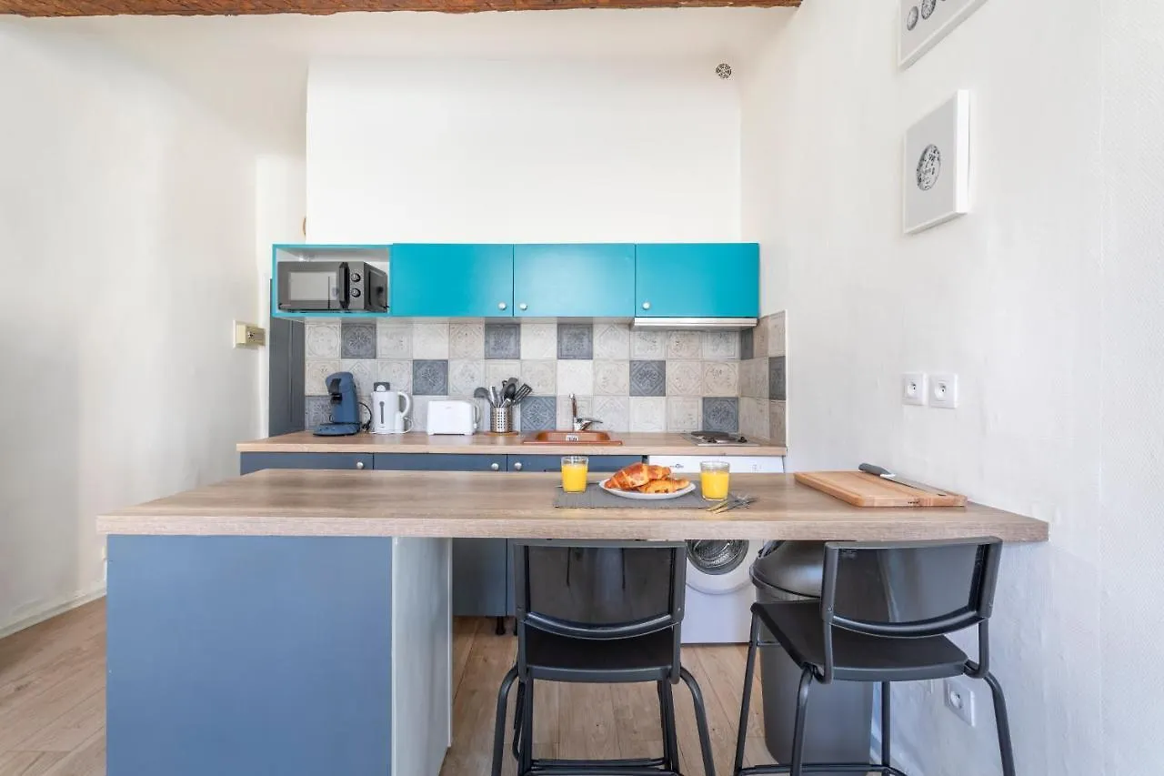 Studio Place Cardeurs Aix-en-Provence 0*,